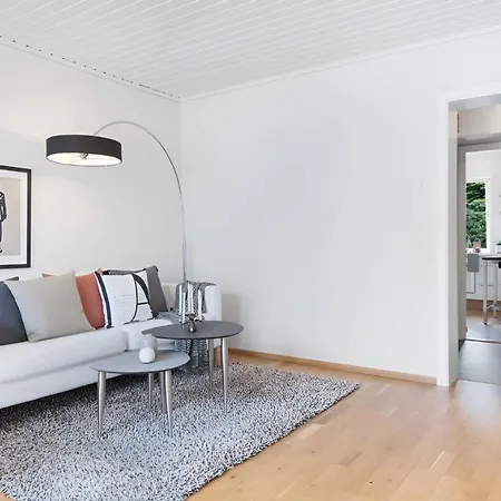 Roomsly - Balcony Near Charming Cobblestone Streets Lejlighed *